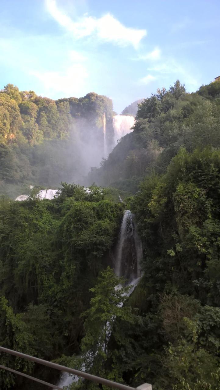 Valle Degli Ulivi Appartamento Terni Eksteriør billede
